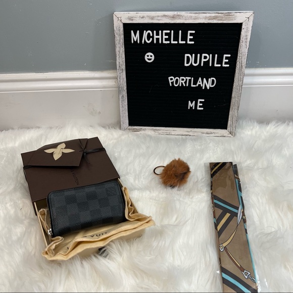 Louis Vuitton Handbags - Louis vuitton graphite card holder